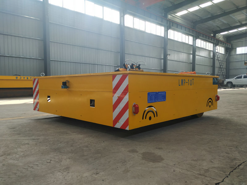 10 Tonnin Älykäs Trackless Transfer Cart Valmistusteollisuudelle