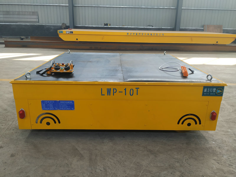 10 Tonnin Älykäs Trackless Transfer Cart Valmistusteollisuudelle